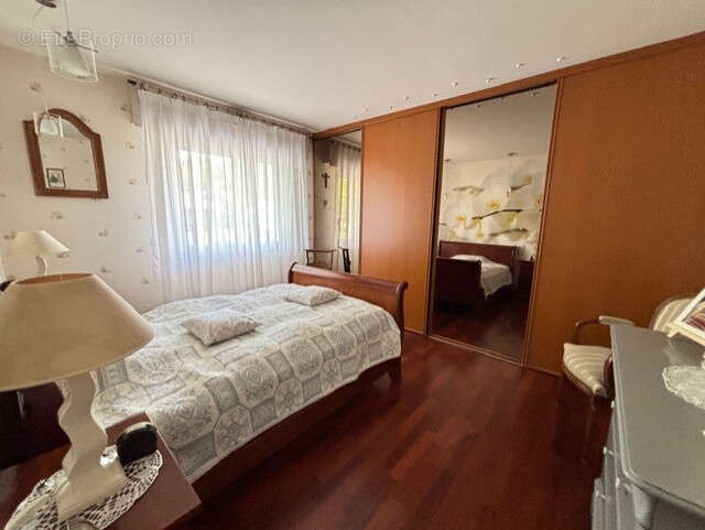 Maison à YGOS-SAINT-SATURNIN