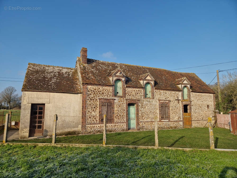 Maison à SAINT-ELIPH