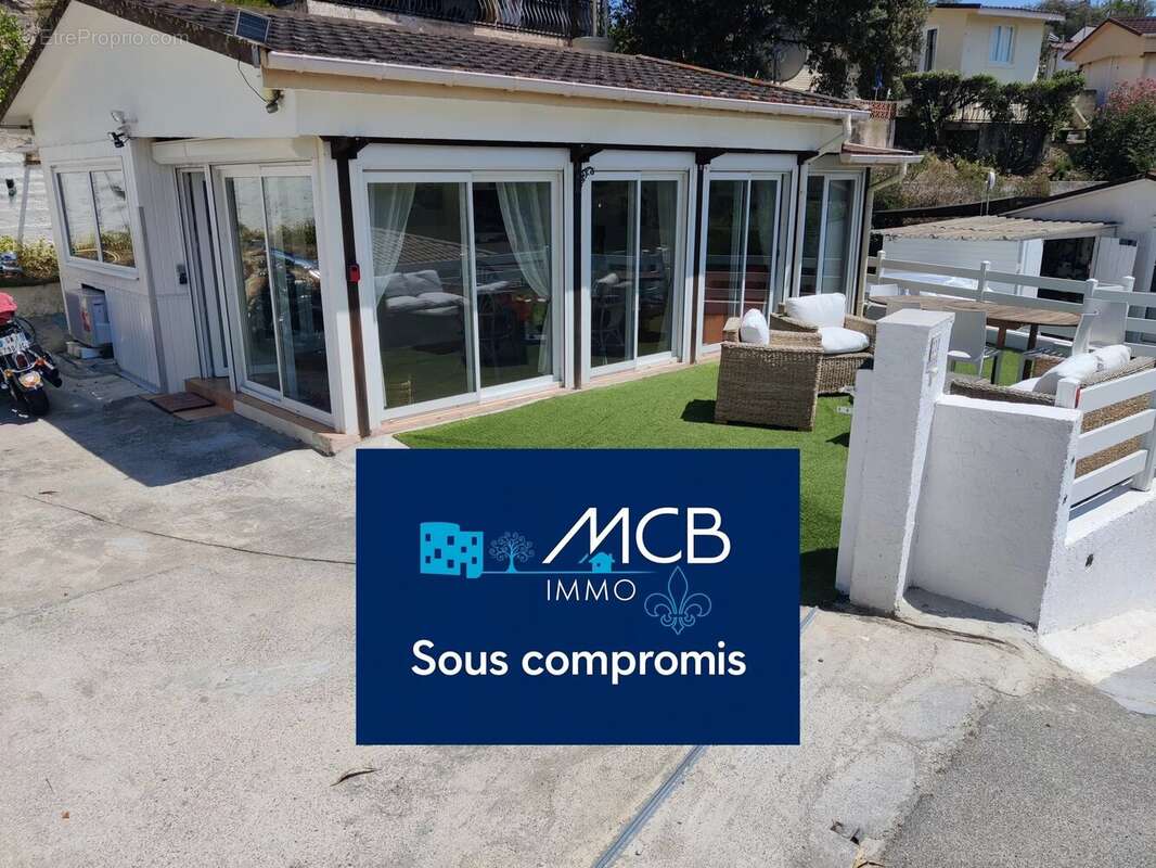 Maison à ROQUEBRUNE-SUR-ARGENS