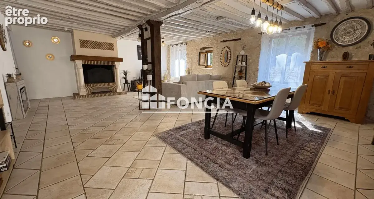 Maison à FONTENAY-MAUVOISIN