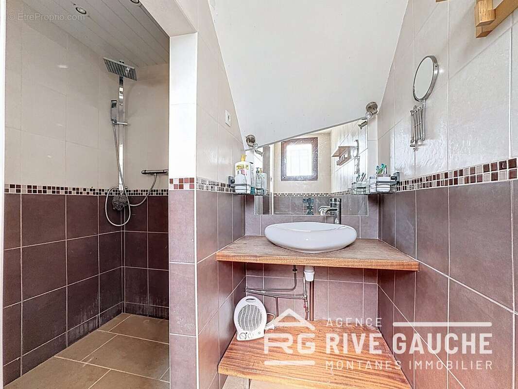 Maison à SALAISE-SUR-SANNE