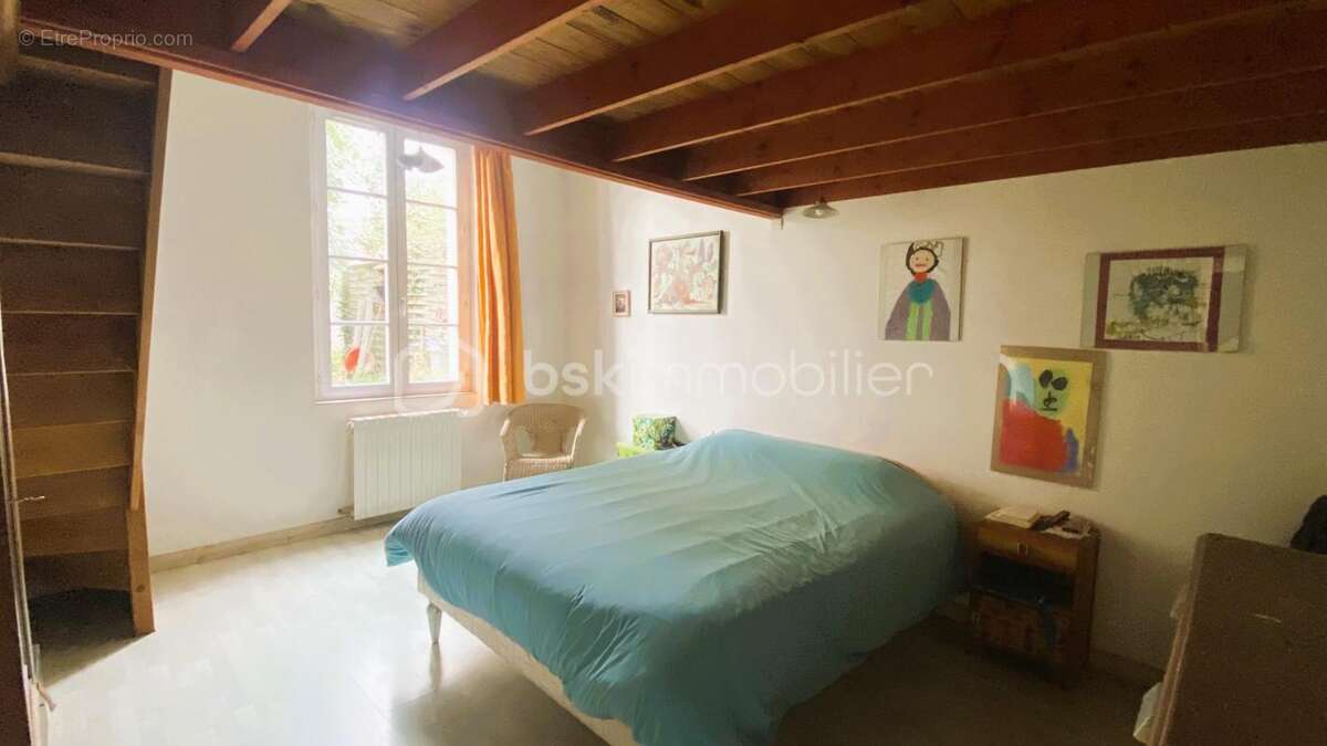 NANTES - Quartier St Jacques : Maison d'env. 200m², 4 chambres, garage et jardin - photo 8