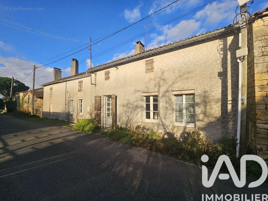 Maison 64 m² à Saint-Front  - photo 2