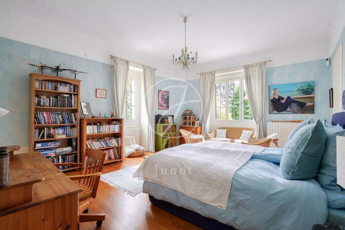 Maison à LE VESINET