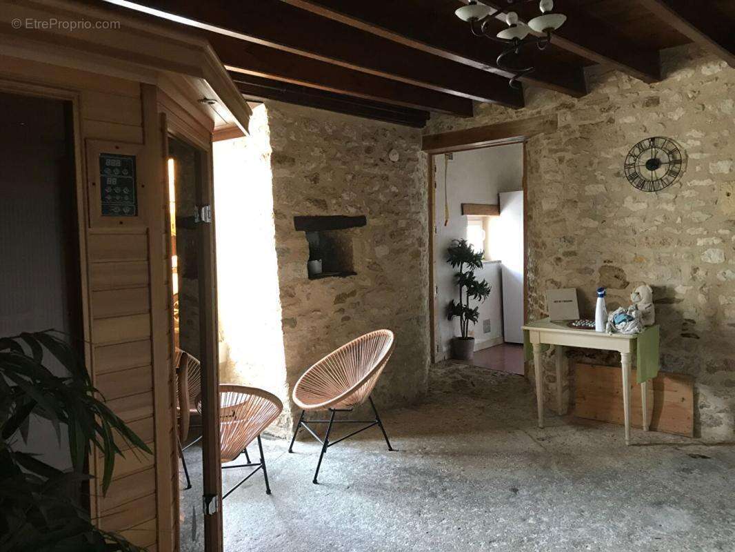 Maison à LA CAILLERE-SAINT-HILAIRE