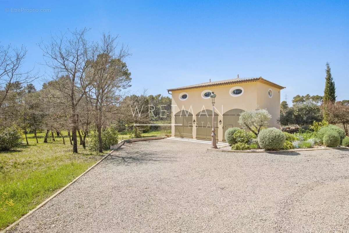 Maison à TRANS-EN-PROVENCE