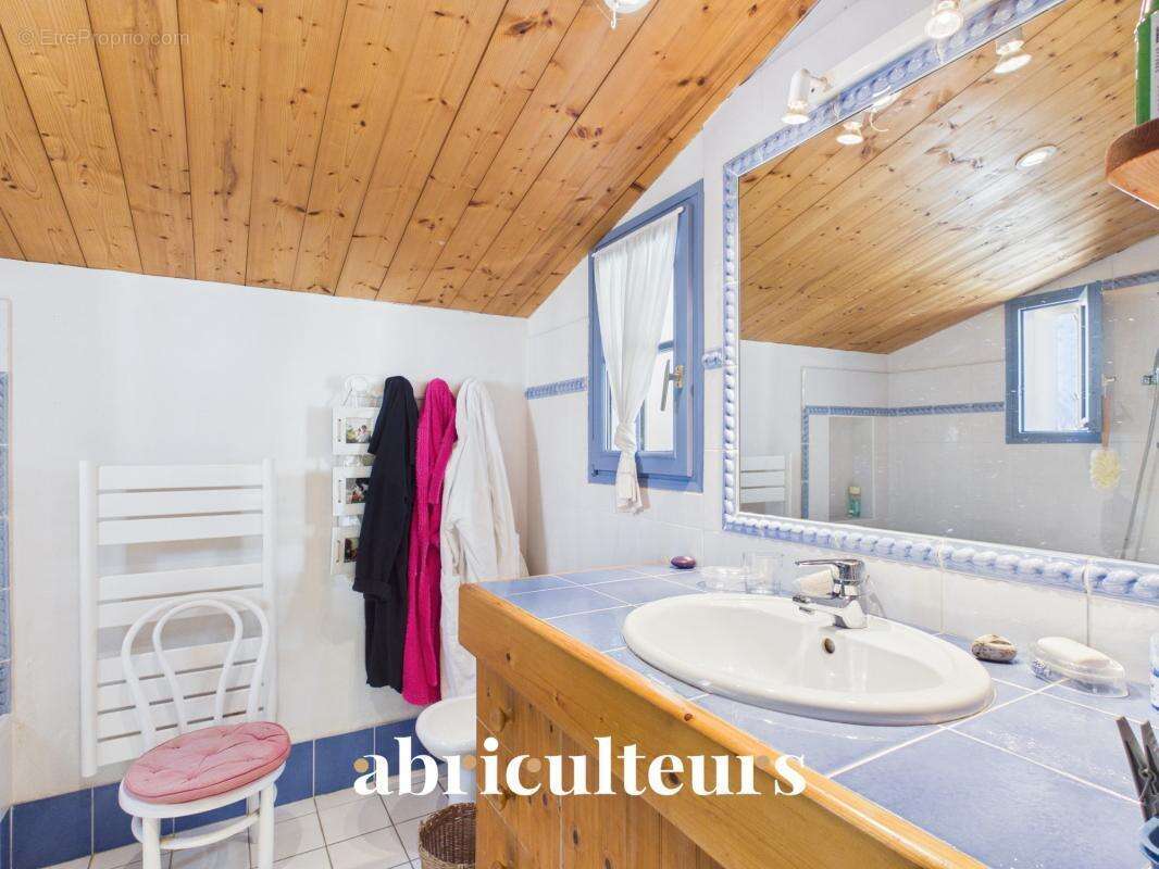Maison familiale de 7 chambres en vente à Noirmoutier-en-l’Île (85330) - photo 9