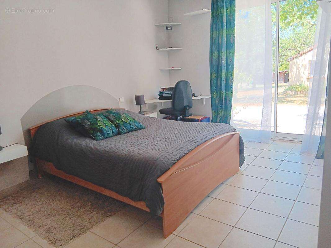 Crayssac 46150 Maison de plain-pied 215 m² terrain et piscine - photo 11