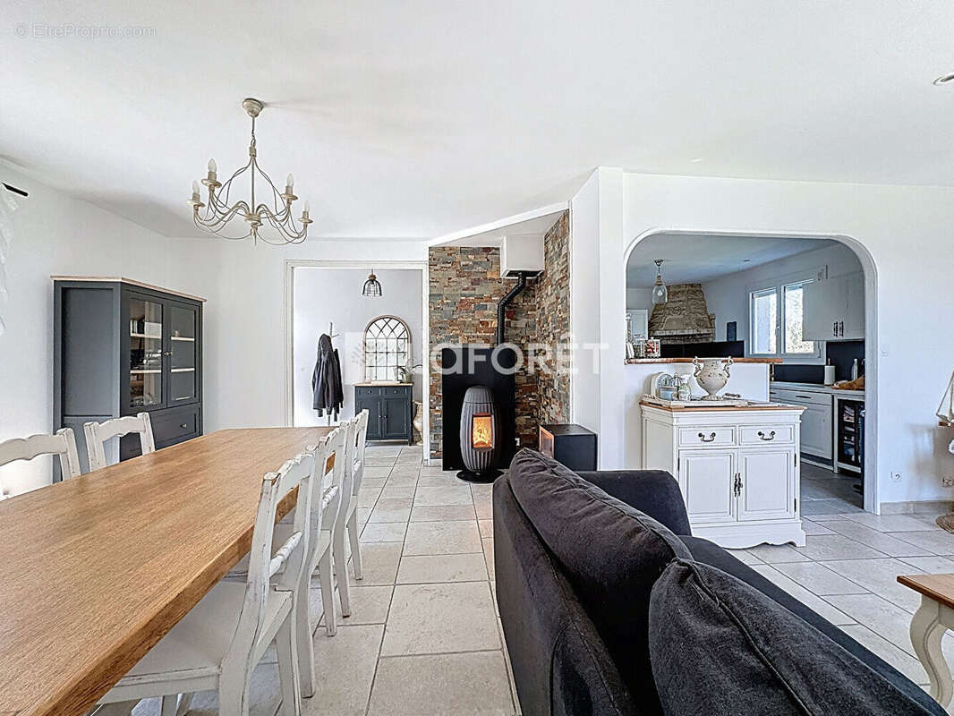 Maison à SAINT-JEAN-DE-THURIGNEUX