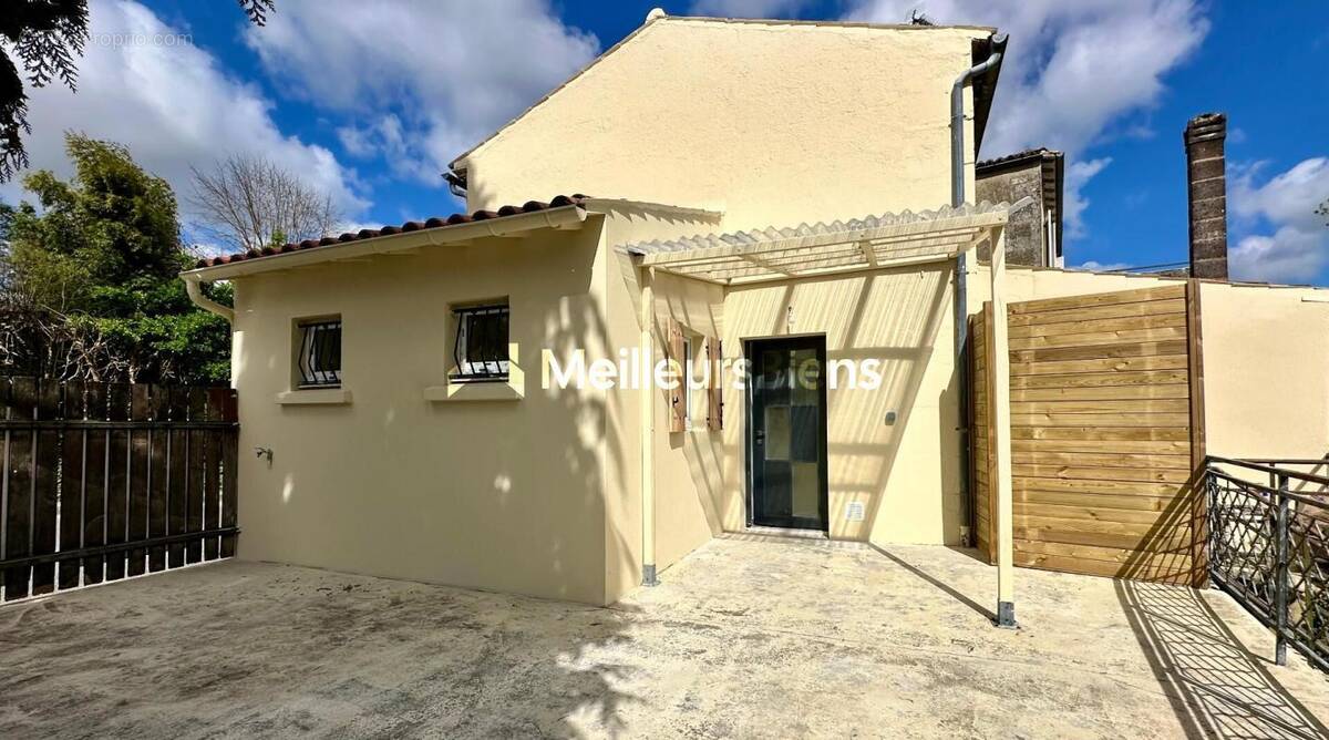 Appartement à LA CHAPELLE-DES-POTS