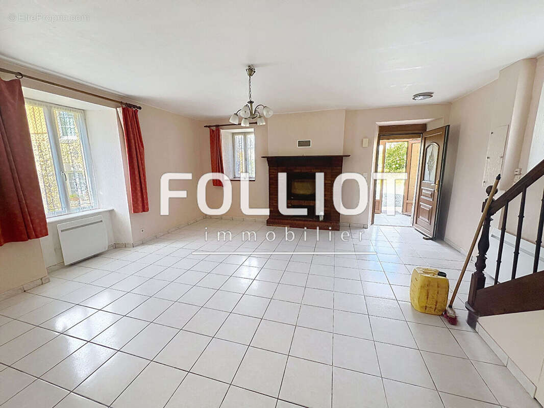 Maison à SAINT-SAUVEUR-LENDELIN