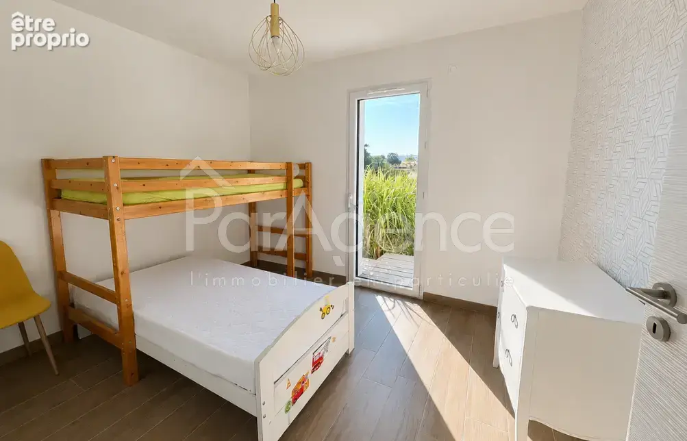 Maison neuve de plain-pied - piscine et vue dégagée - photo 15