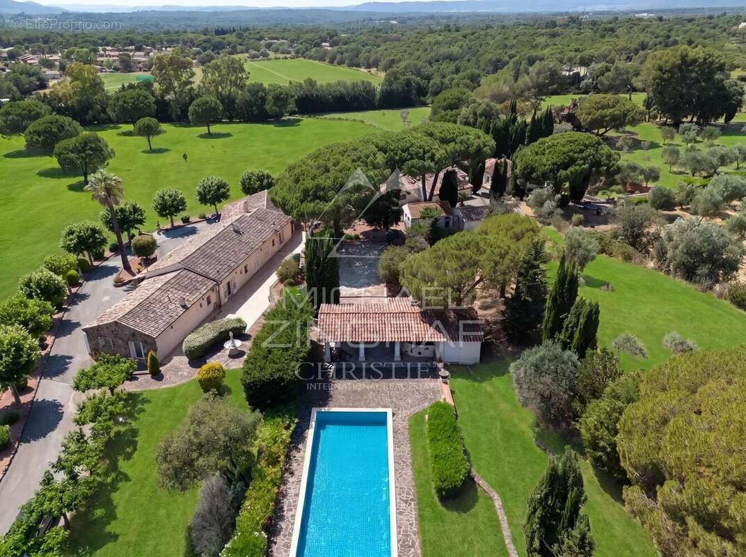 Maison à PUGET-SUR-ARGENS