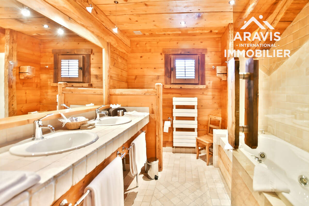 Maison à ARACHES-LA-FRASSE