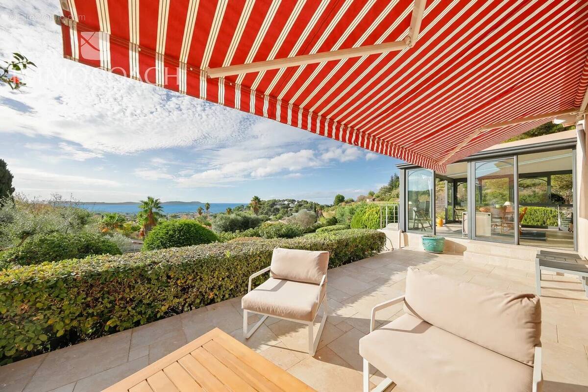 Maison à CARQUEIRANNE