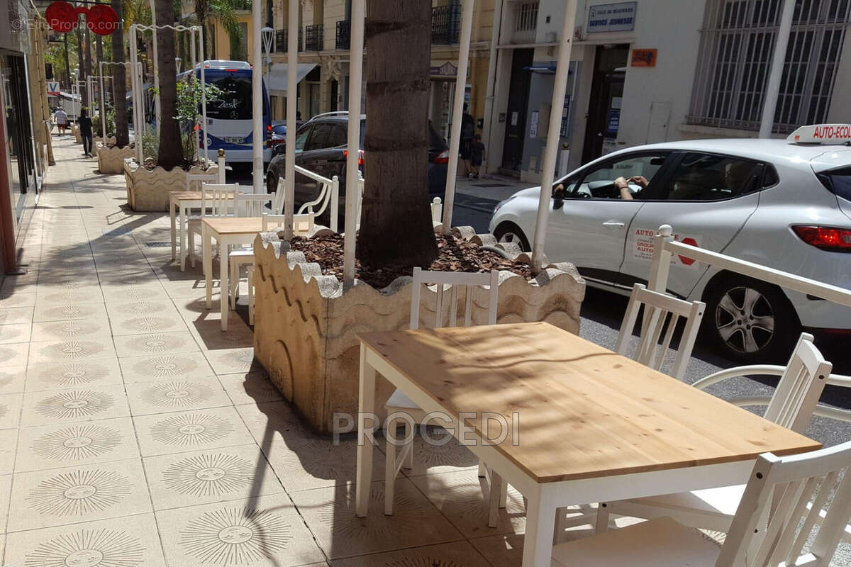 Commerce à BEAUSOLEIL