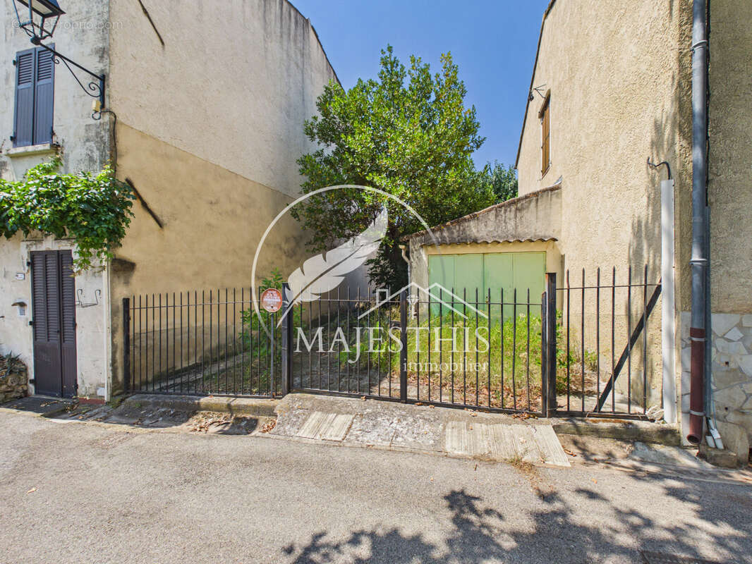 PUGET-VILLE - MAISON VILLAGE - T5 + Jardin et une parcelle avec garage et abri - photo 13