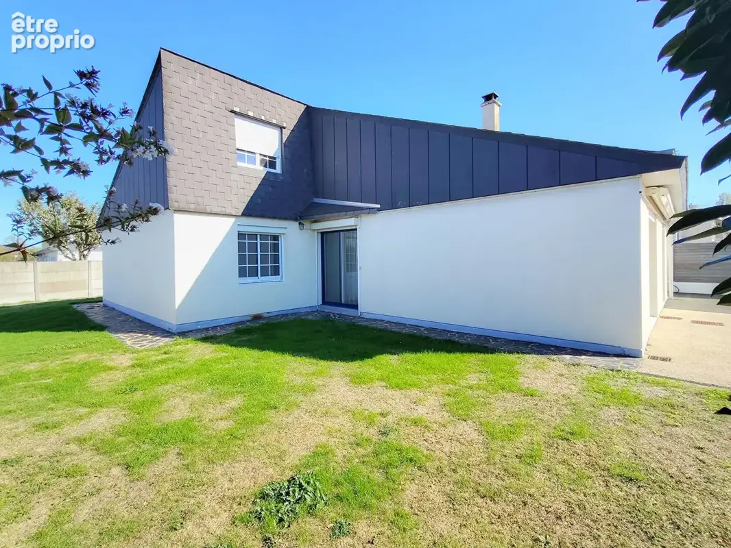 Maison à SAINT-BARTHELEMY-D'ANJOU