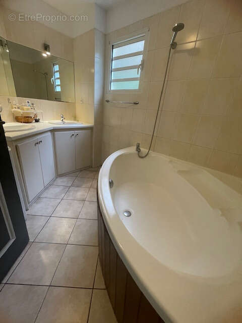 Appartement à SAINT-DENIS