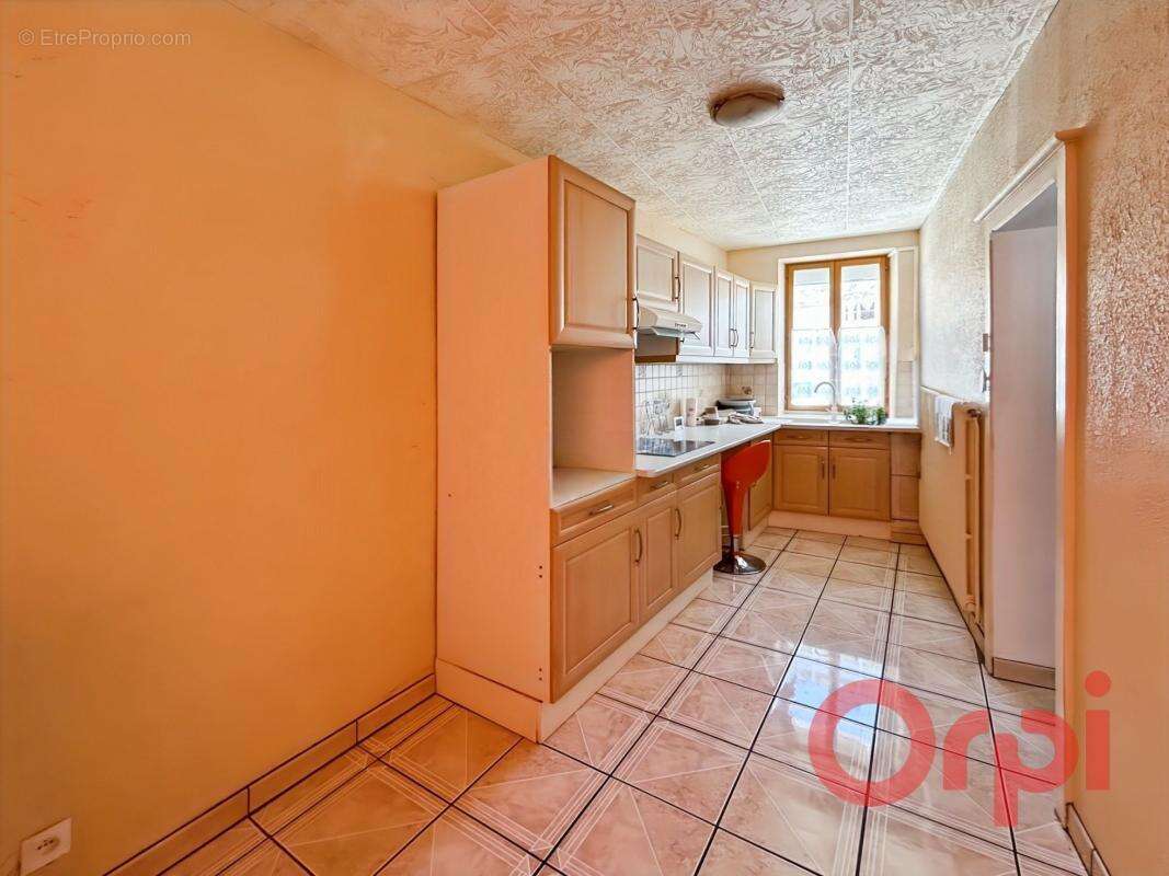 Maison à DUN-SUR-AURON