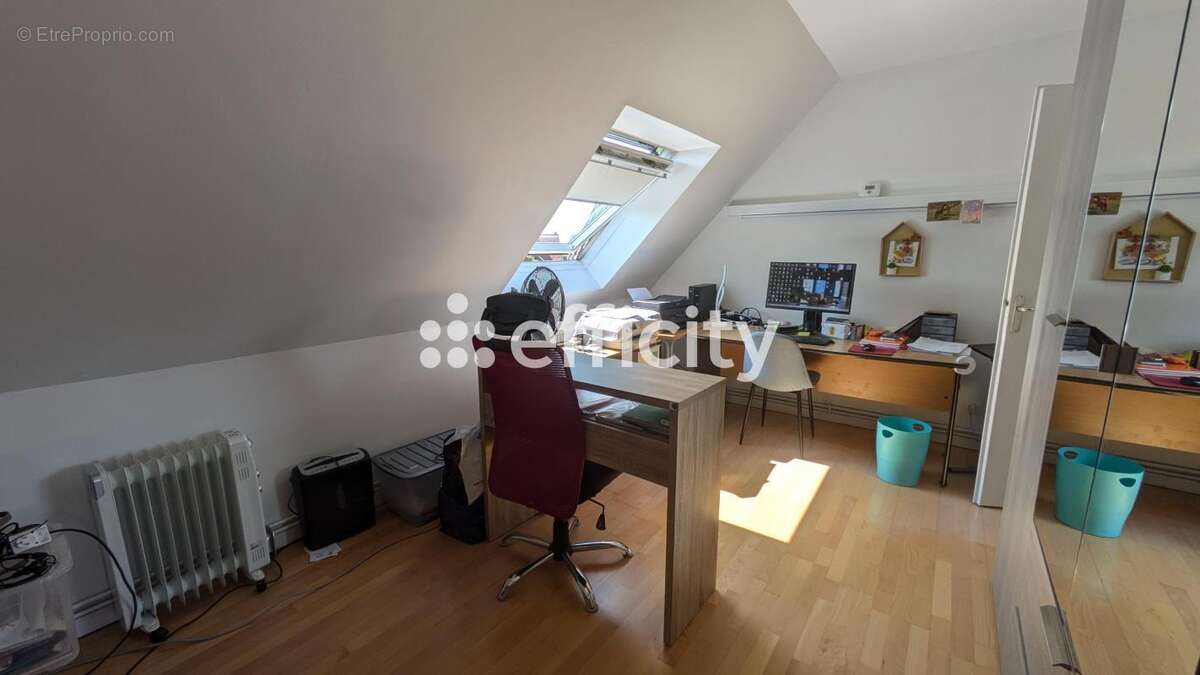 Maison à GONDECOURT