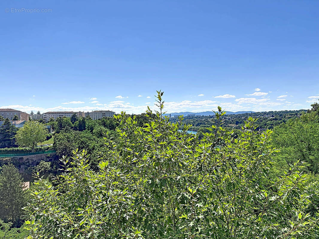 A VENDRE MAISON 1900 Caluire CENTRE BOURG  10 pièce(s) 307 m2 - photo 6