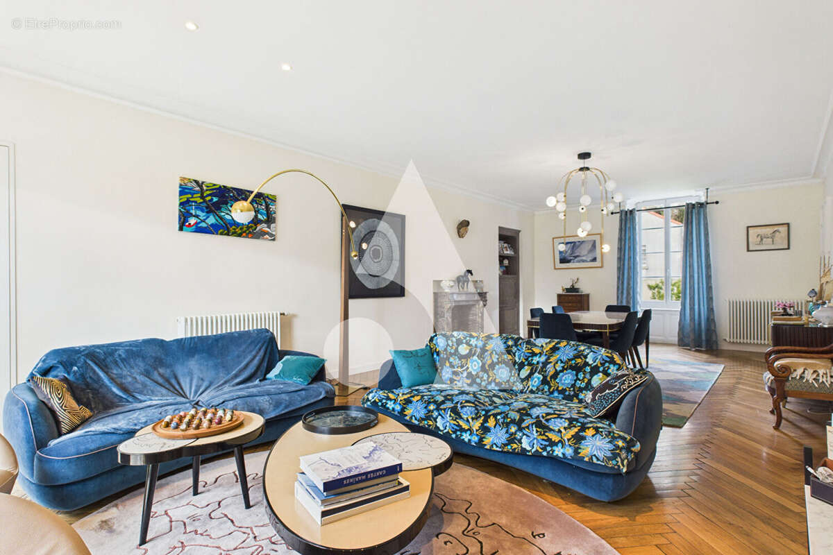 Demeure bourgeoise de 330m² habitables - photo 2