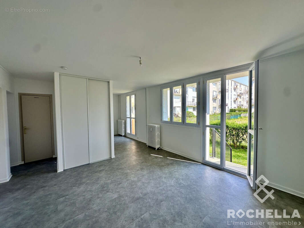 Appartement 78 m² à Rochefort  - photo 3