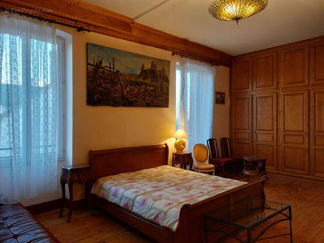 Maison à LA SALVETAT-PEYRALES