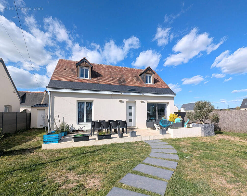 Maison à NAZELLES-NEGRON