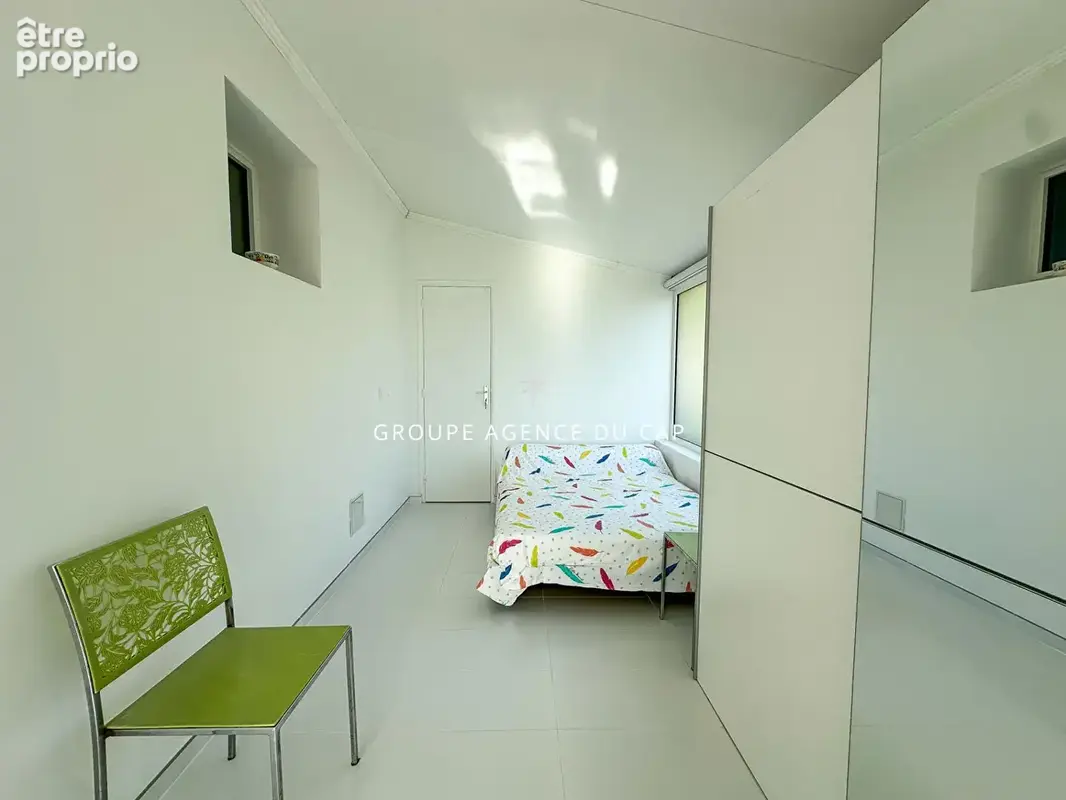 À vendre villa 4 pièces avec vue mer et studio indépendant, 15min a pied du centre ville de saint aygulf - photo 12