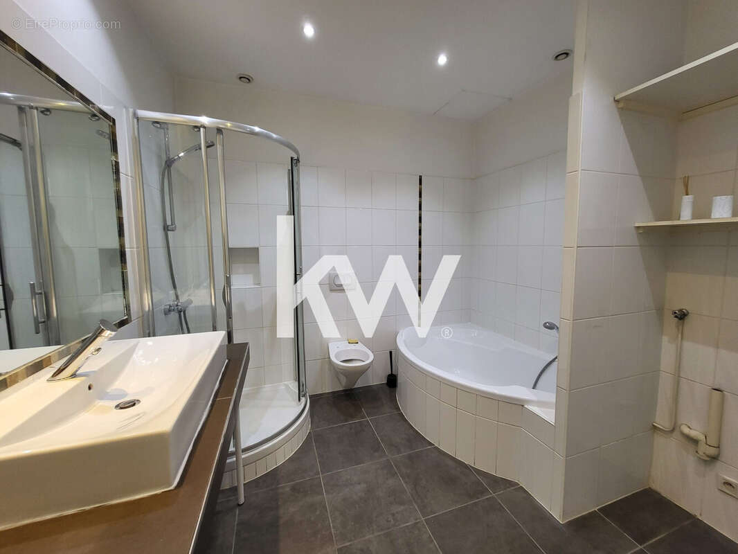 Appartement 219 m² à Saint-Etienne  - photo 6