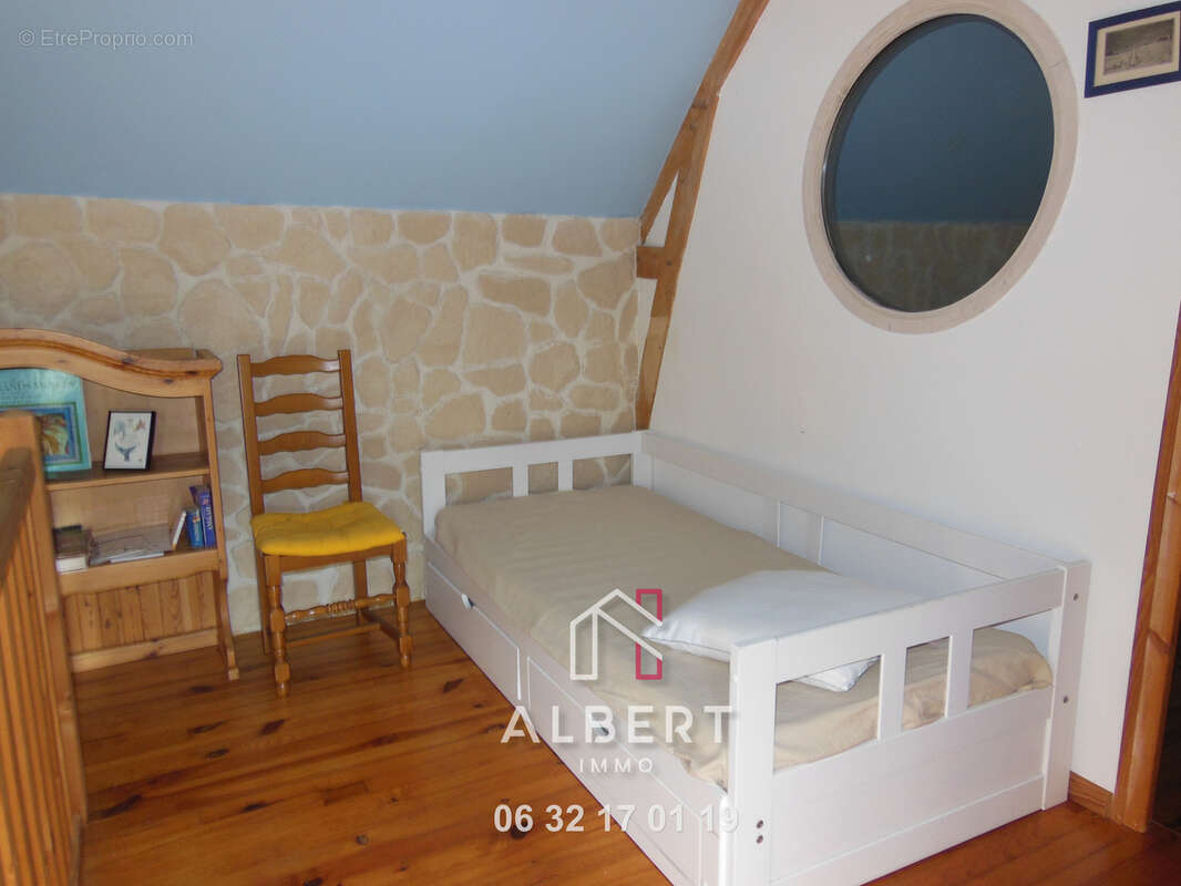 Maison à CHENEHUTTE-TREVES-CUNAULT