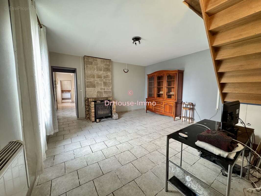 Maison à PERS-EN-GATINAIS