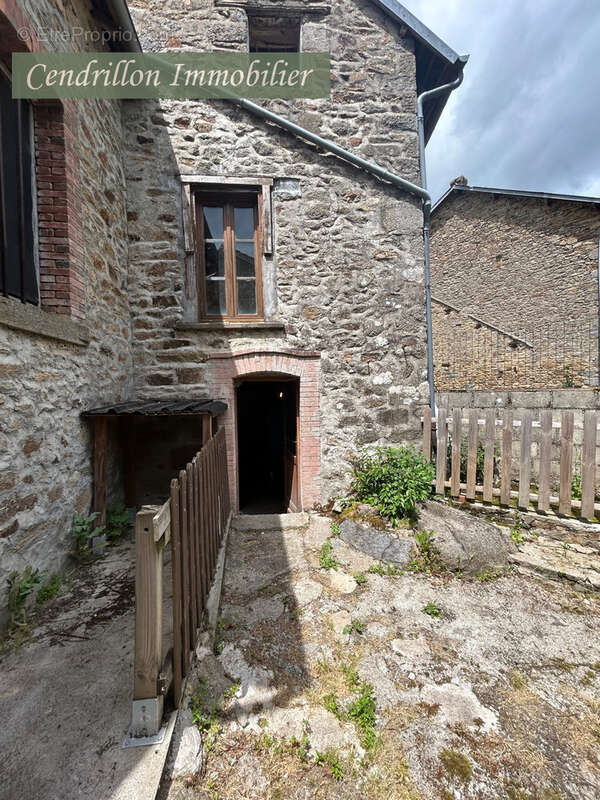 Maison de village en pierre, 3 chambres avec courette exterieur - photo 7