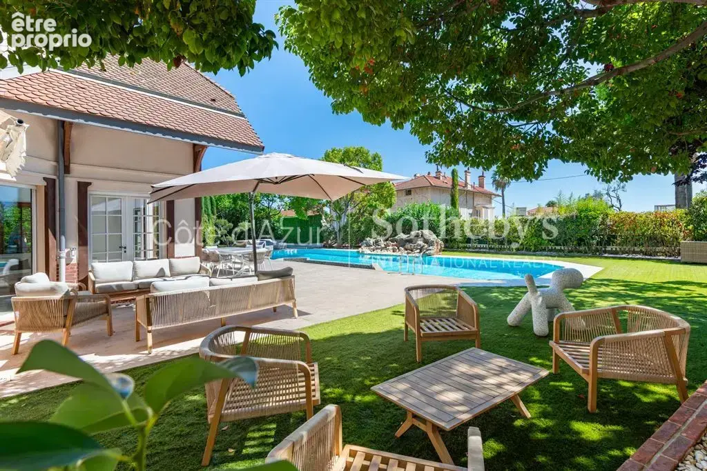 Cannes La Californie, demeure néo normande de six chambres avec piscine - photo 2
