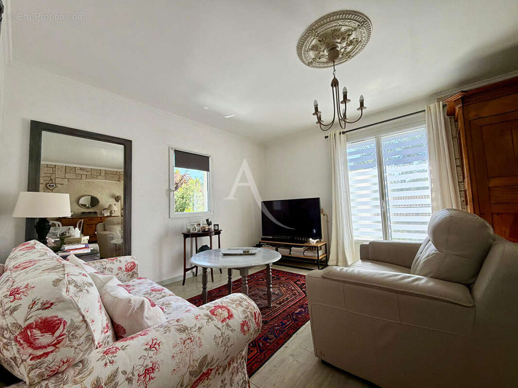 Maison rénovée de 106 m² sur plus de 3 400 m² de terrain clos - photo 10