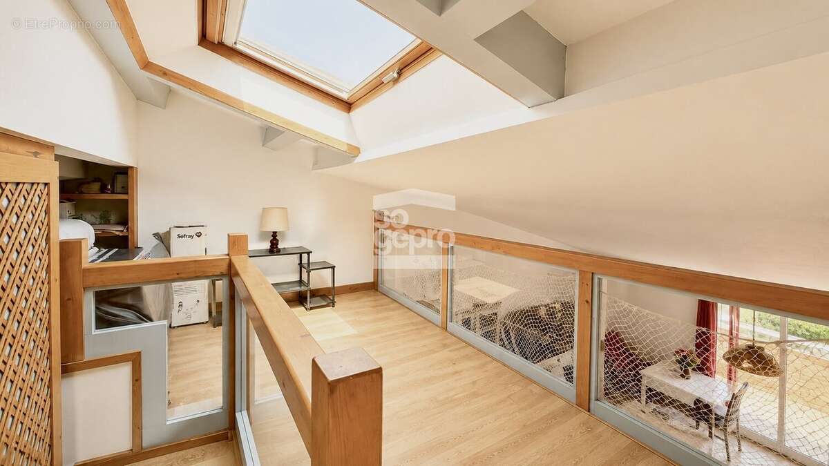Réf : 2313 - Vente 4 Pièces Mezzanine, avec Parking secteur Les Falaises ! - photo 6