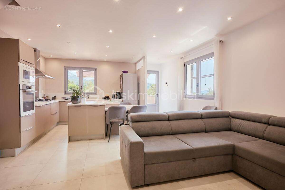 Appartement à LA VALETTE-DU-VAR