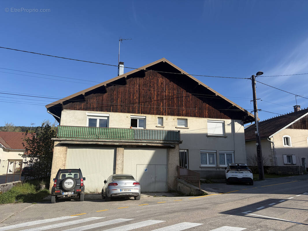 Maison à ORCHAMPS-VENNES