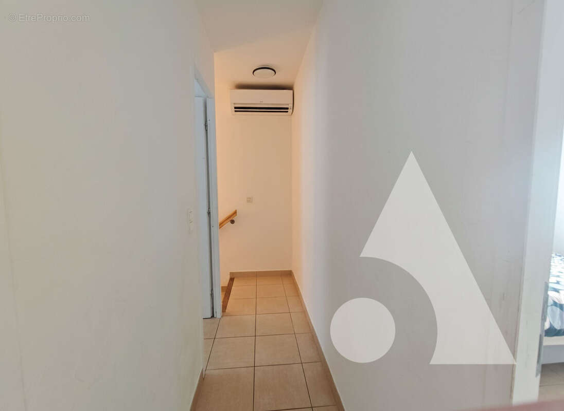 Maison à ENTRECASTEAUX