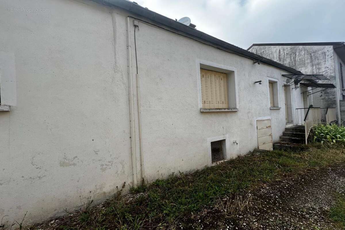 Maison à CORCELLES-LES-MONTS