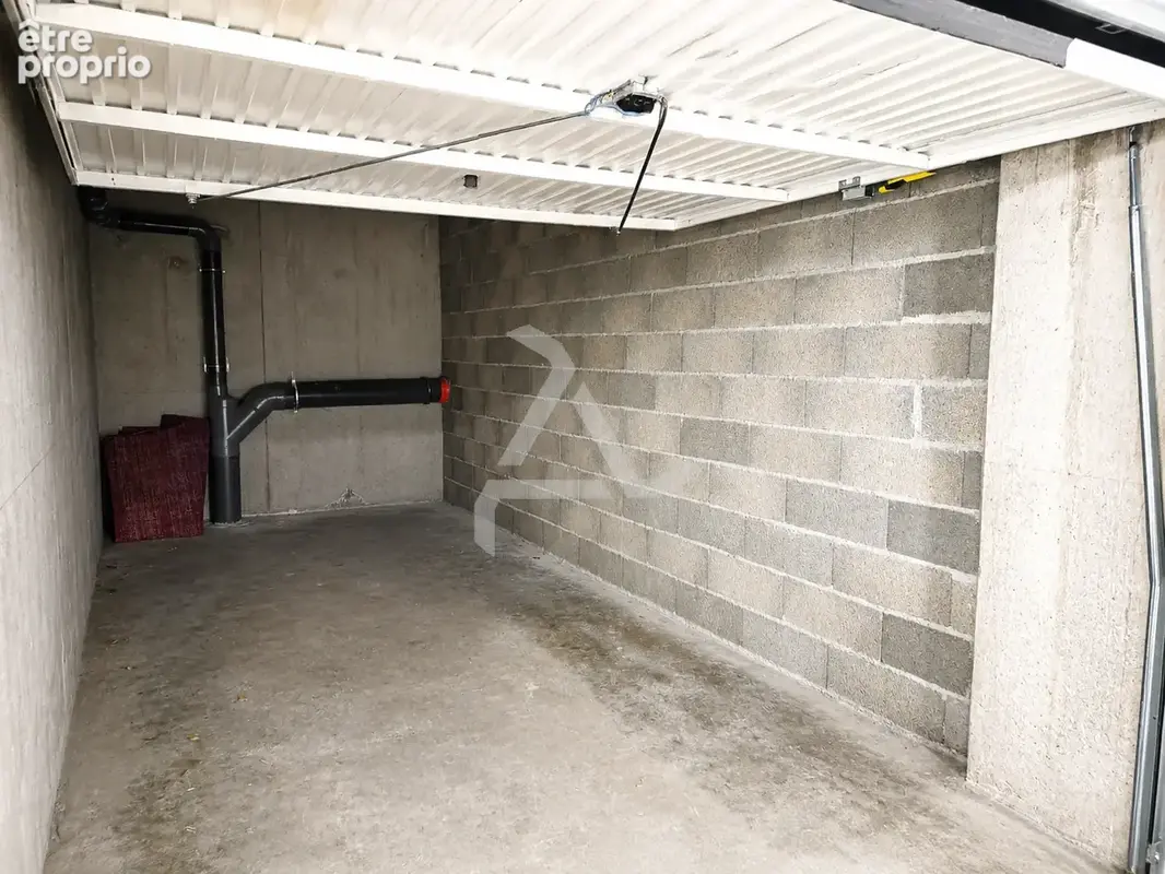 Garage fermé dans résidence sécurisée à 5mn du centre ville - photo 3