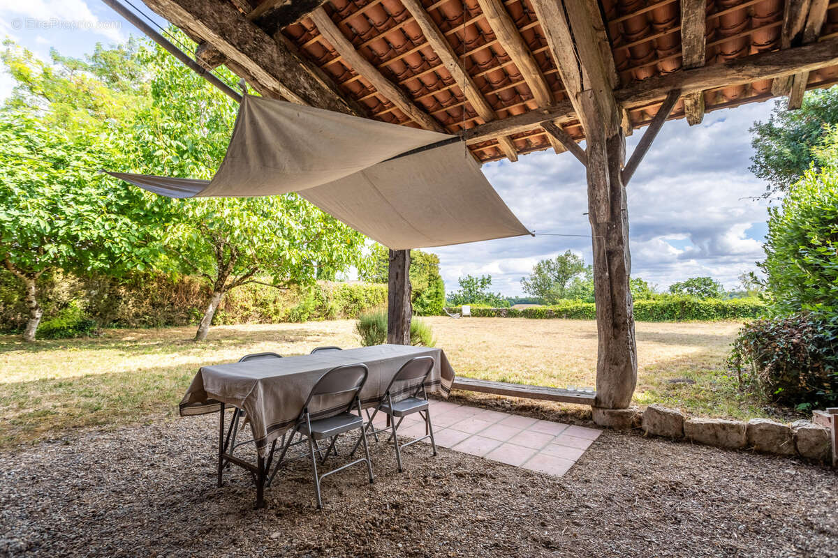 Maison à MONTJOI