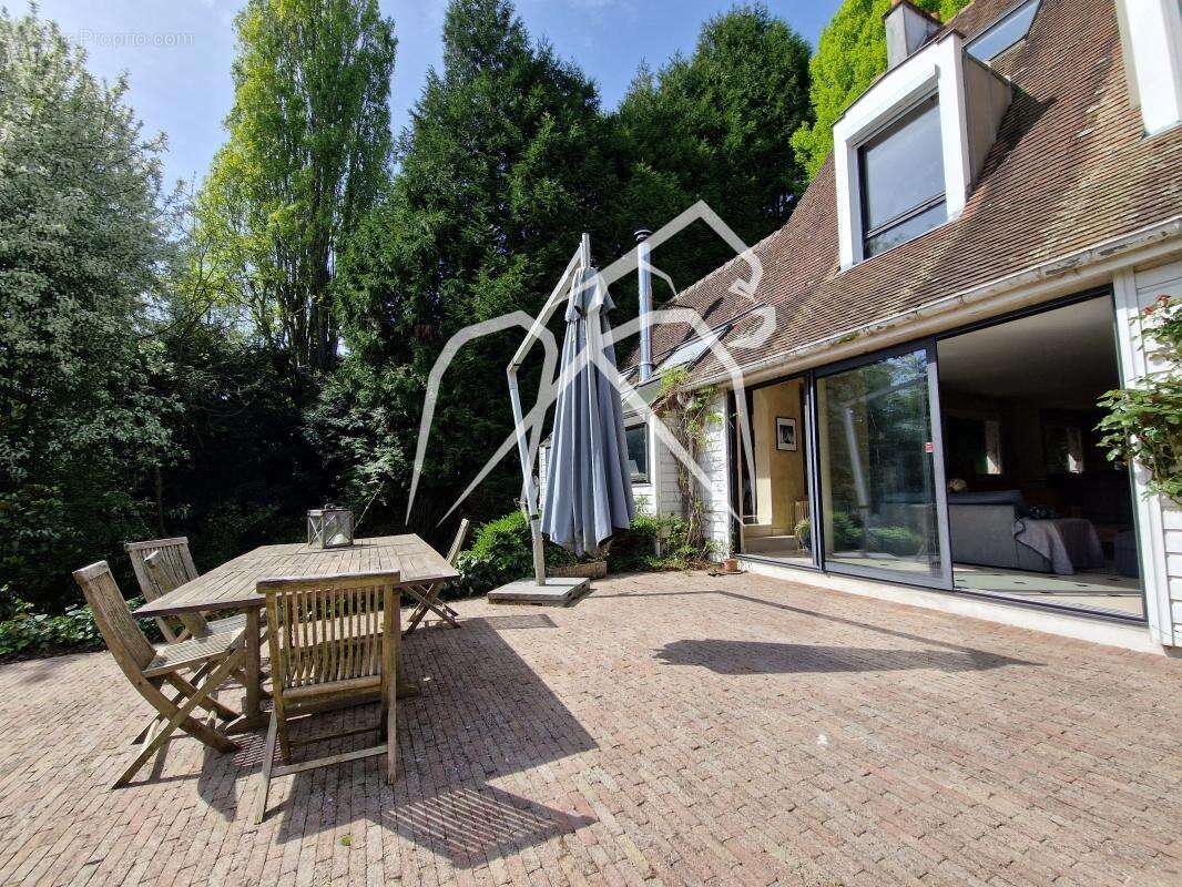 Maison à MONT-SAINT-AIGNAN