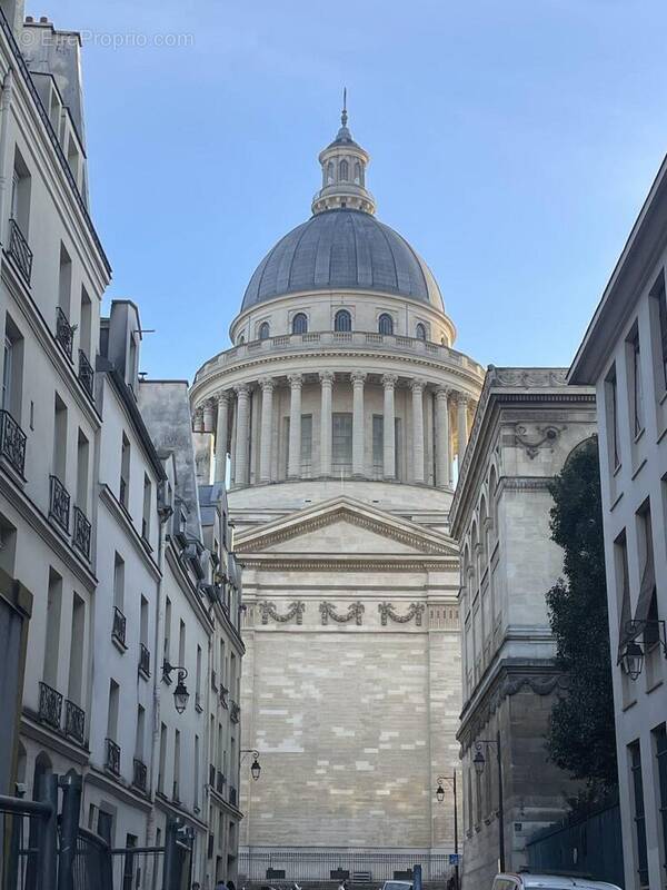 Autre à PARIS-5E