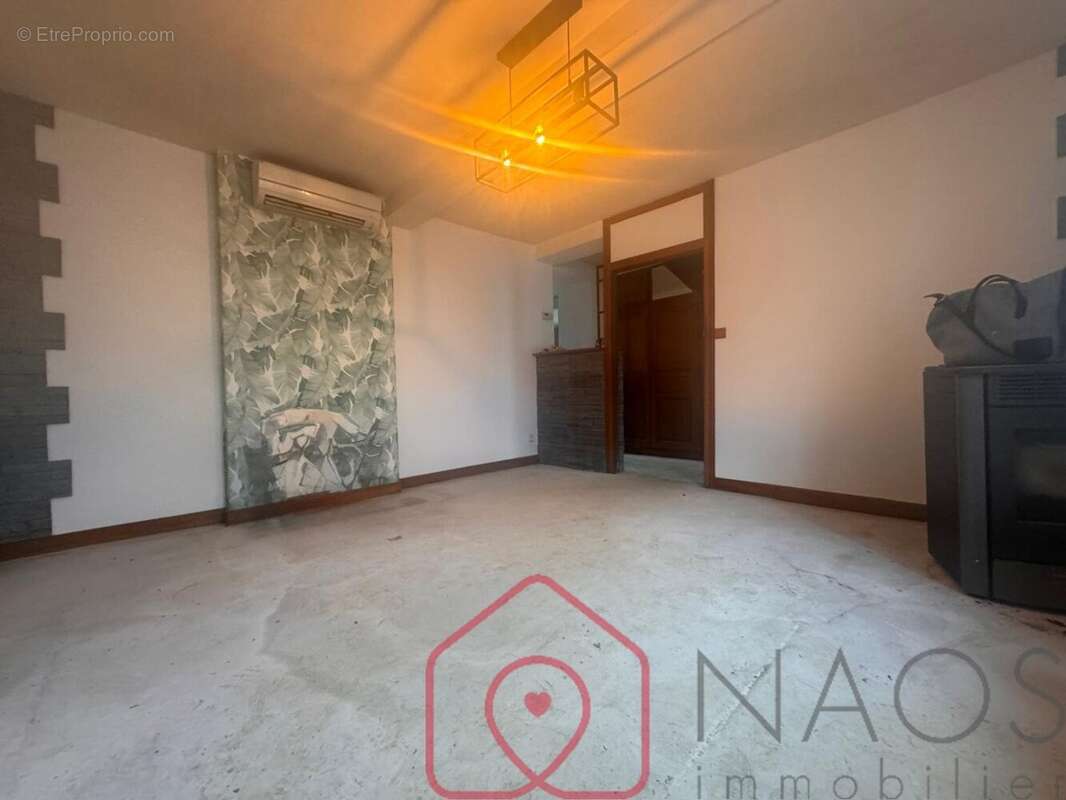 Maison à REMILLY-AILLICOURT