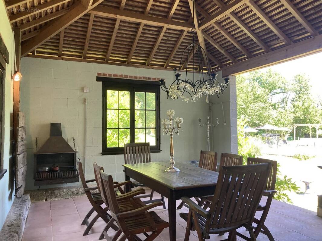 Maison à SAINT-MEDARD-D&#039;EXCIDEUIL