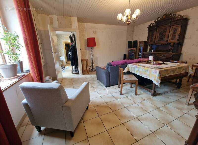 Maison à FAYL-BILLOT