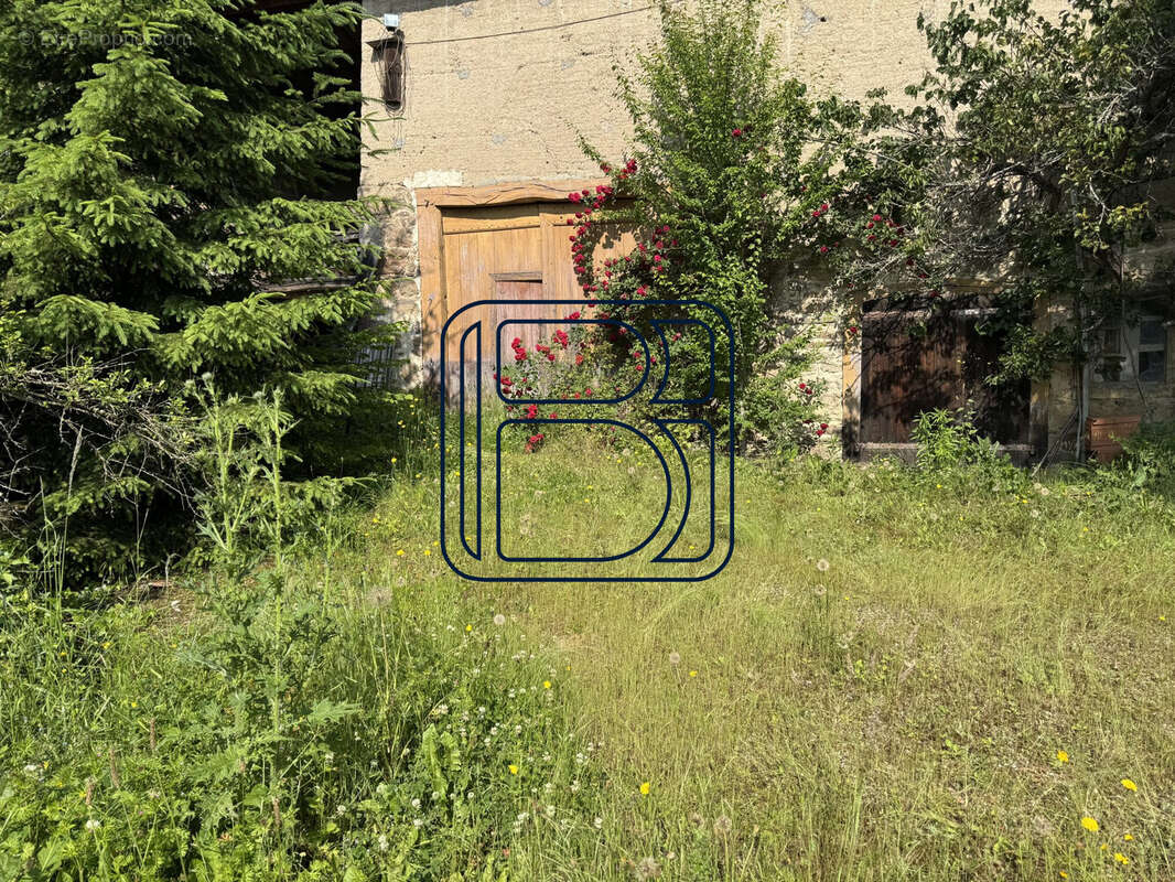 Maison à SAINT-FERREOL-DES-COTES